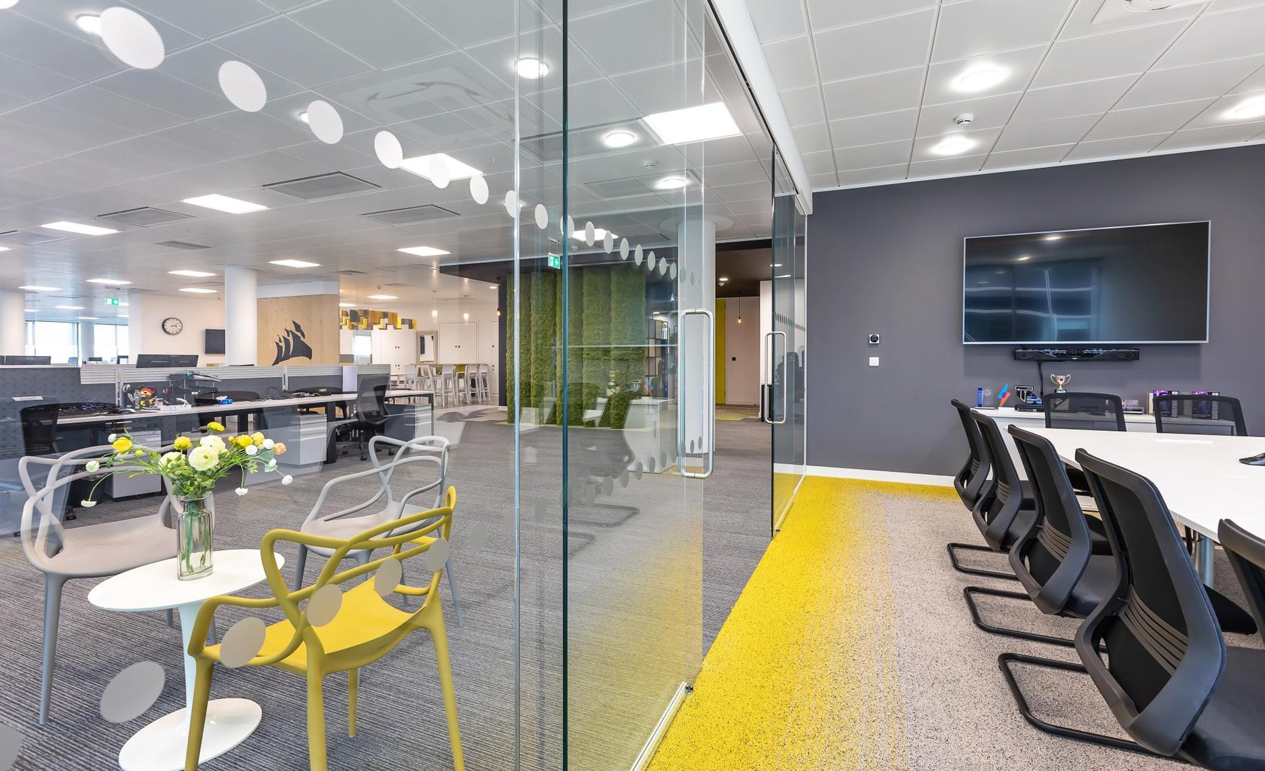 <h2><strong>Office Fit Out Specialists:</strong> On Time & Budget</h2>