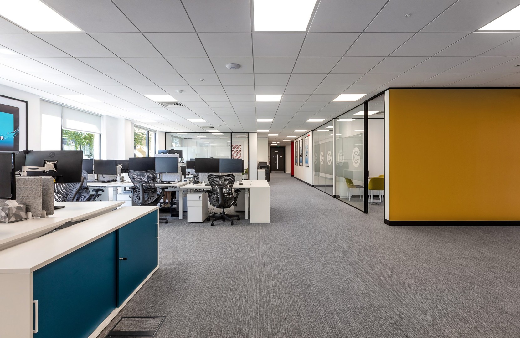 Hot Desking: How to Reshape Your Office to Encourage Agile Working Image